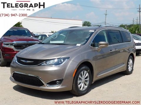 New 2018 CHRYSLER Pacifica Touring L Plus